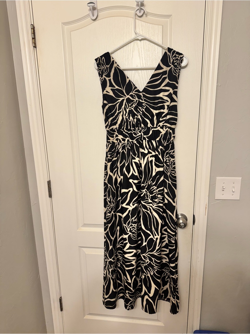 Rachel Zoe Black & White Floral Sleeveless Maxi Dress